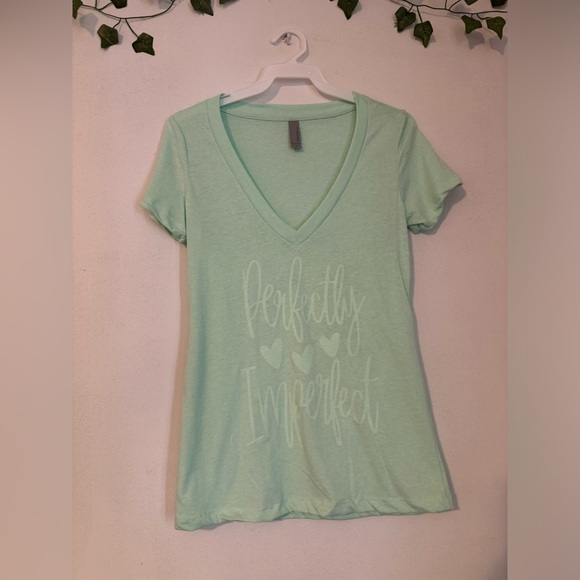 T-Shirt - Picture 2 of 3